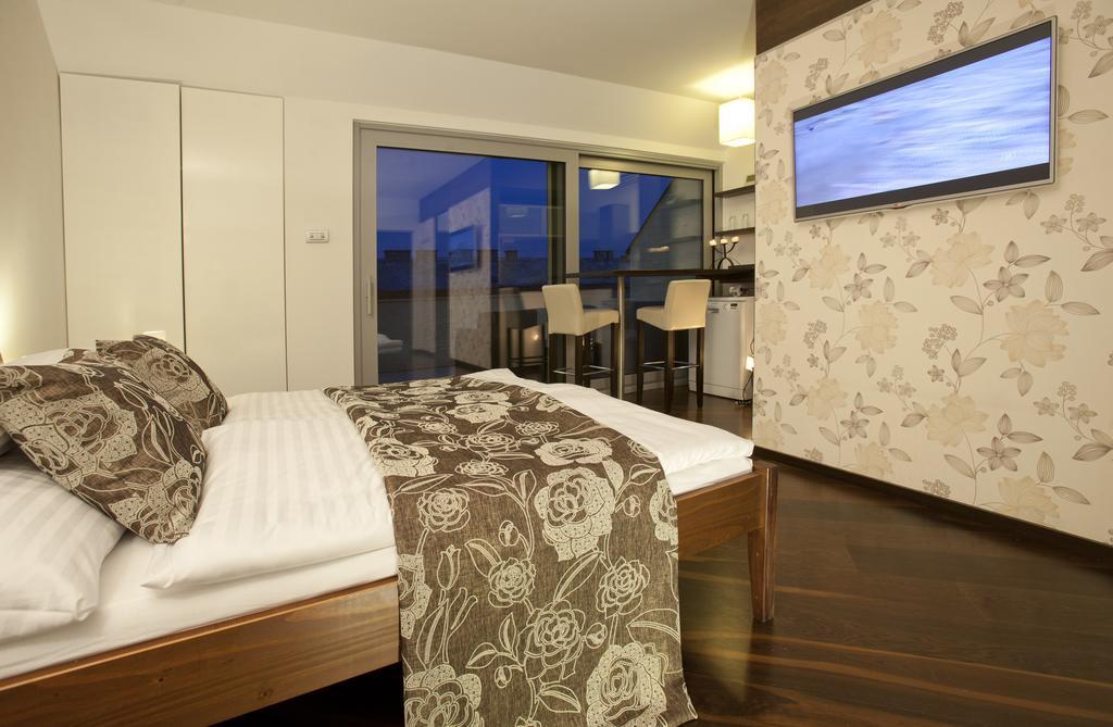 Parliament Penthouse Boutique B&B Budapest Room photo
